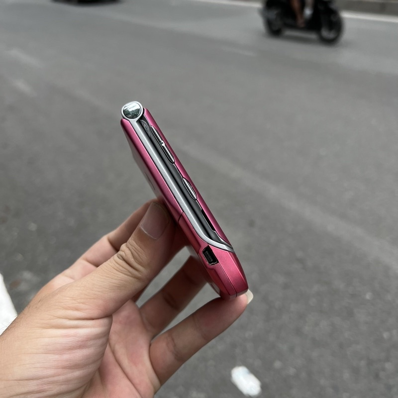 NGUYÊN ZIN, chính hãng điện thoại cổ Motorola v3