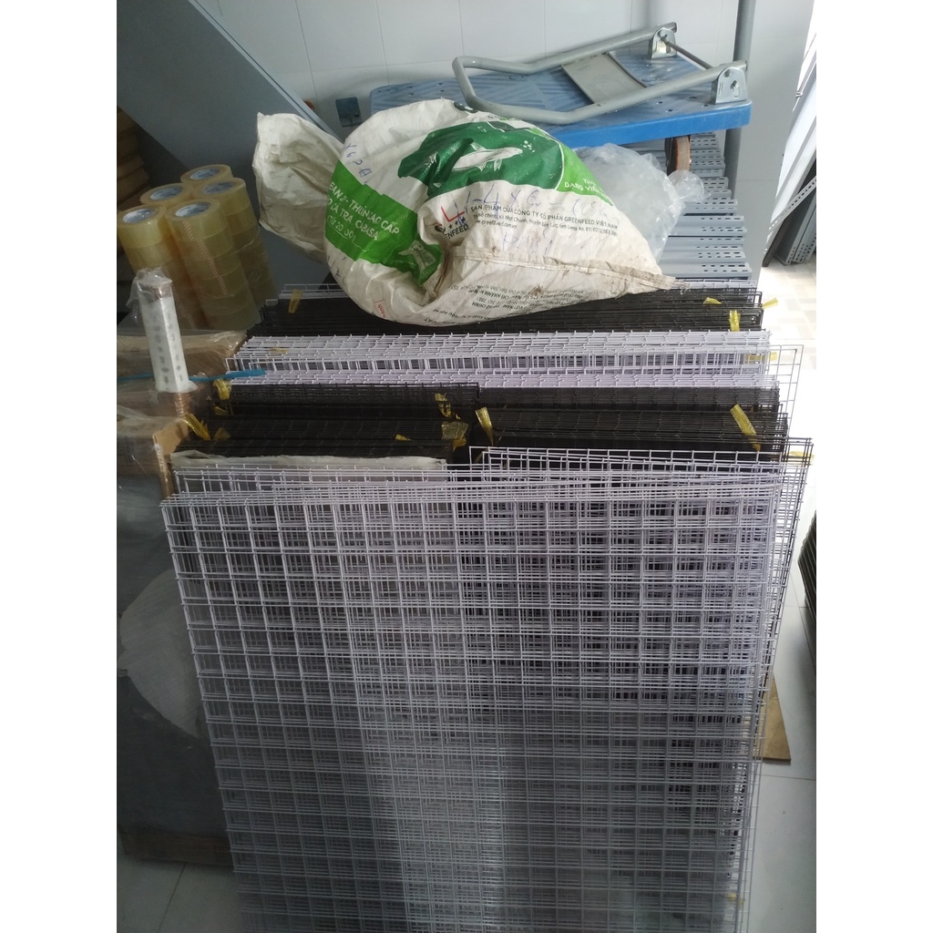 Tấm lưới sắt treo tường - Lưới treo phụ kiện