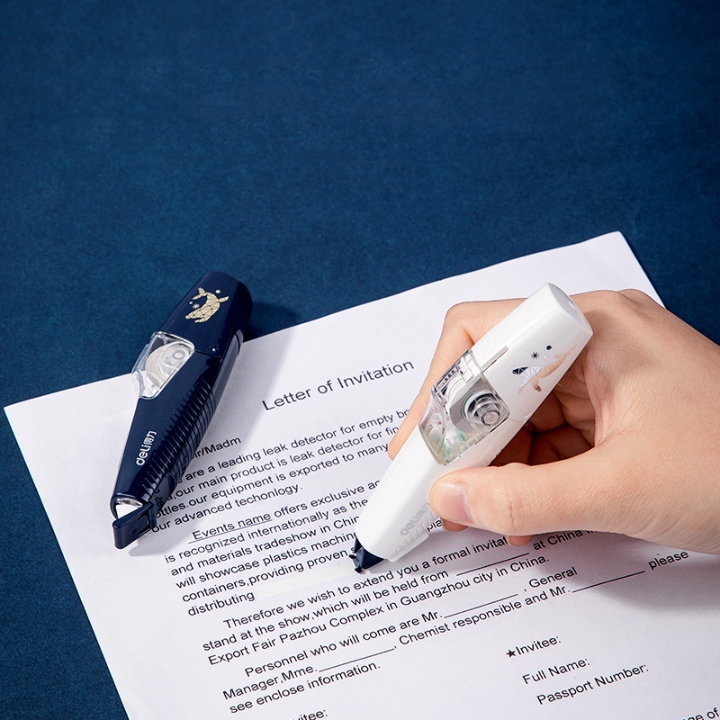 Deli Bút xóa kéo kèm ruột bút tiện dụng