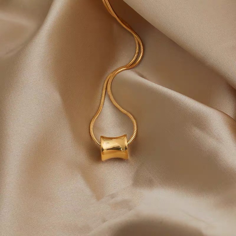 Dây chuyền bằng thép titan mạ màu vàng hồng 18k mặt hình trụ phong cách châu âu cá tính dễ phối đồ
