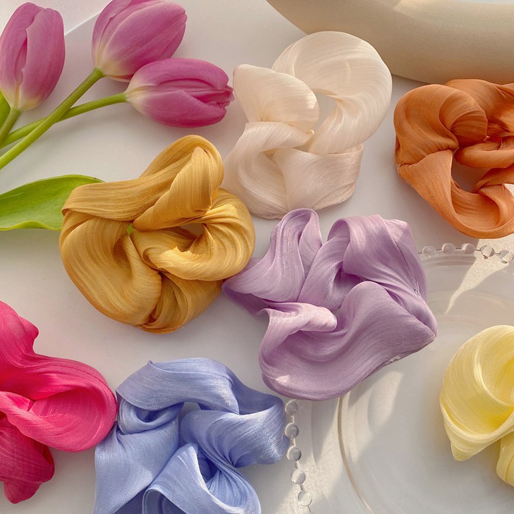 Scrunchies Cột Tóc Vải Xoắn Sóng Wavy Glowy Óng Ánh Tươi Sáng