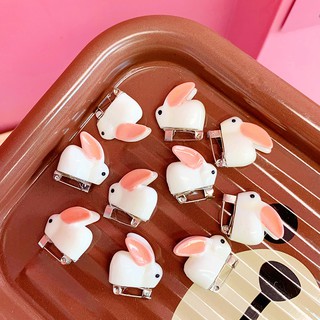Huy hiệu cài áo thỏ ngọc dễ thương