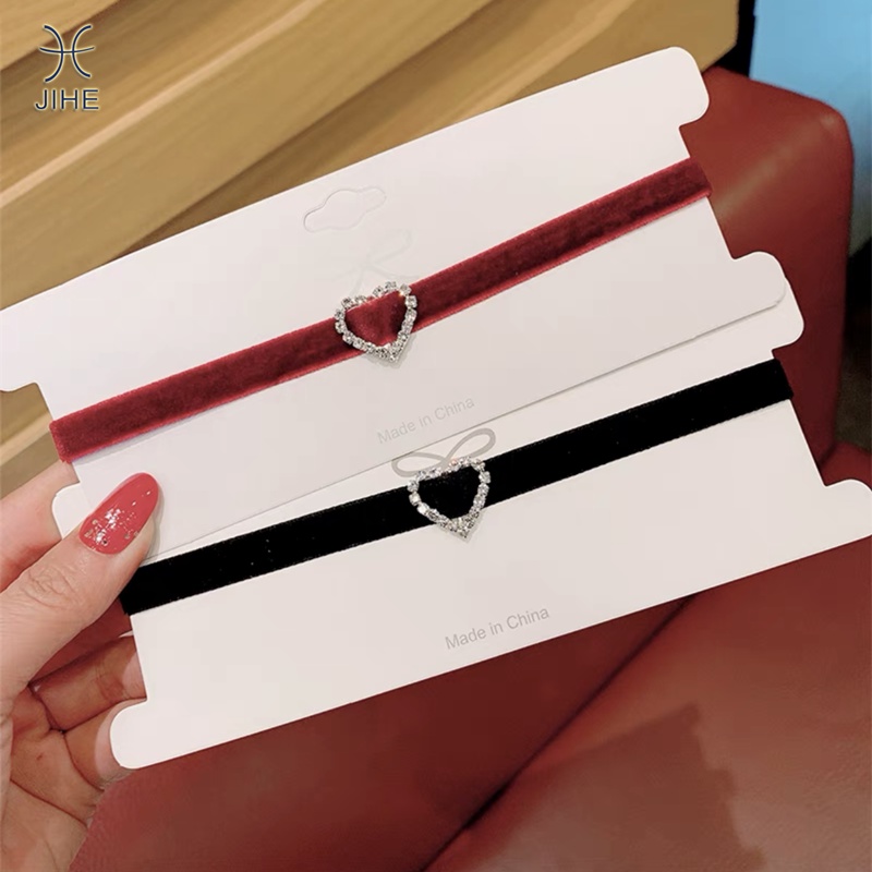 Vòng Cổ Choker Mặt Trái Tim Đính Đá Sang Trọng