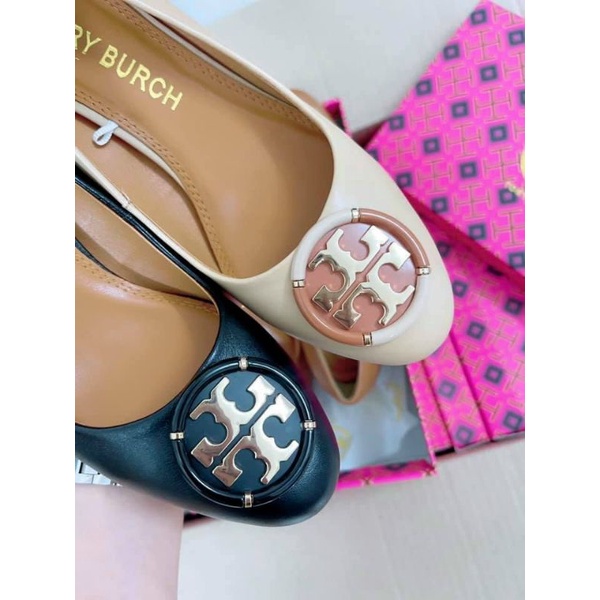 Giày Bít Tory Mũi Tròn Gót Trụ