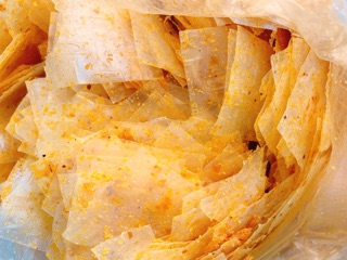 100gr bánh tráng miếng vị tỏi phi