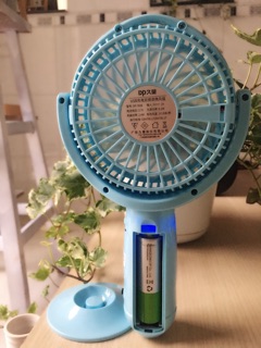 Quạt mini cầm tay DP nhiều cấp độ gió.