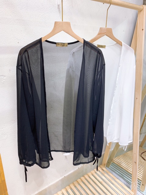 Áo cadigan mỏng đen trắng chất cực đẹp | BigBuy360 - bigbuy360.vn