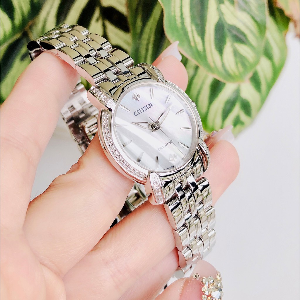 Đồng hồ Nữ Citizen Eco Drive EM0690-50D Size 30mm,Mặt trắng-Năng lượng ánh sáng-Dây kim loại cao cấp