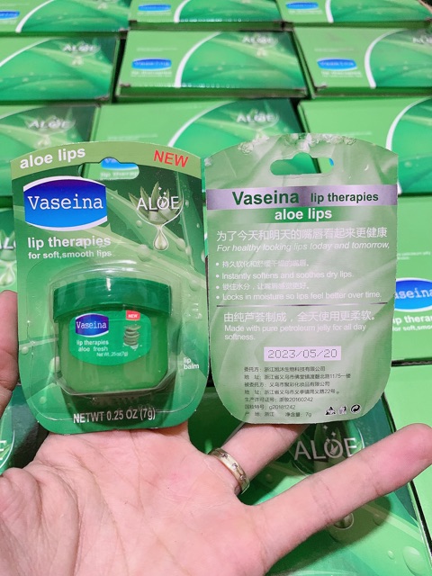 Son dưỡng môi Vaseline Lip Therapy