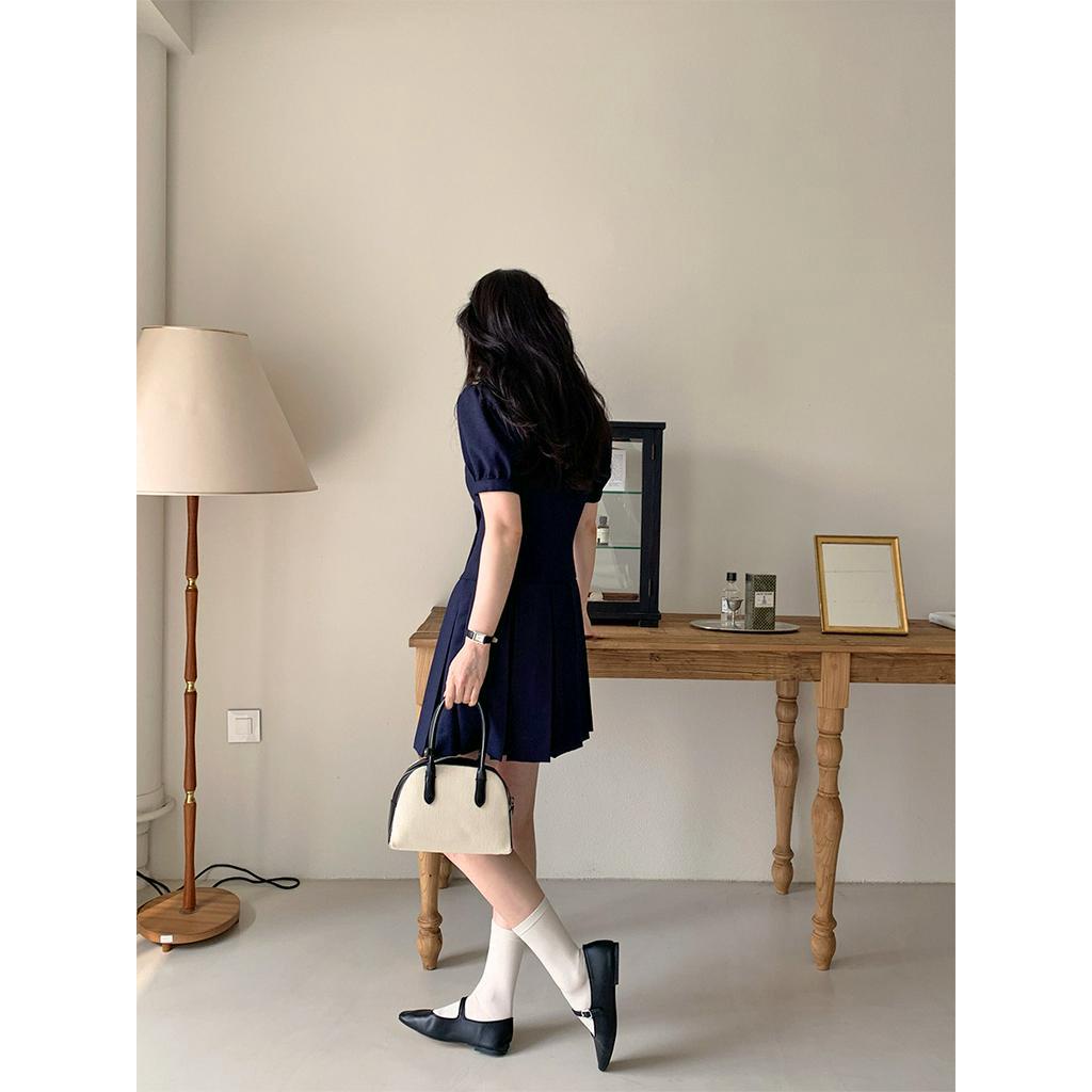 Đầm Xếp Ly Cổ Suit Hai Hàng Nút 63034