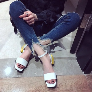 Sandal gót vuông