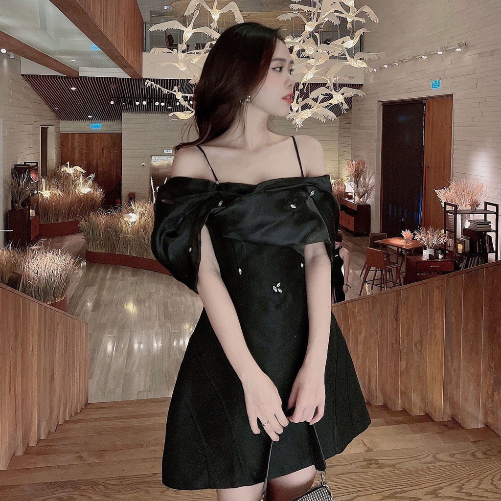 Đầm xoè phối tơ bệt vai đính đá THỎ TÂY D699X339