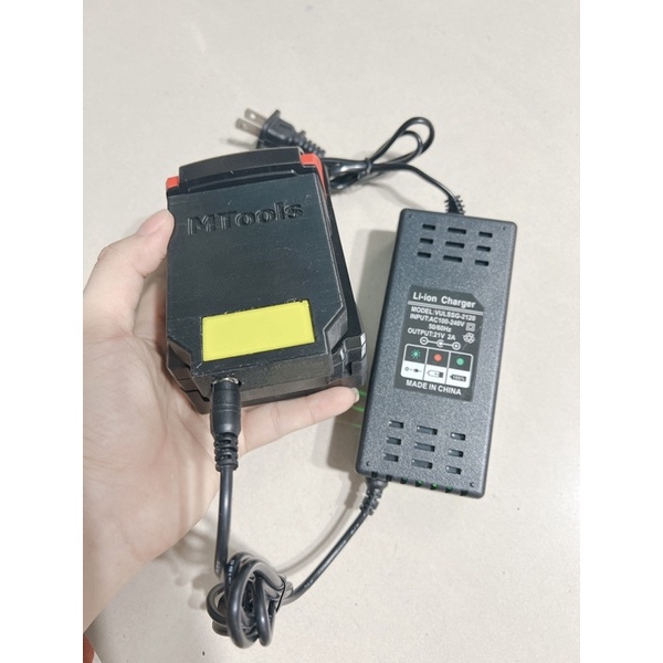 Đốc sạc 3D adrapter 220v dùng để sạc pin milwaukee 18v