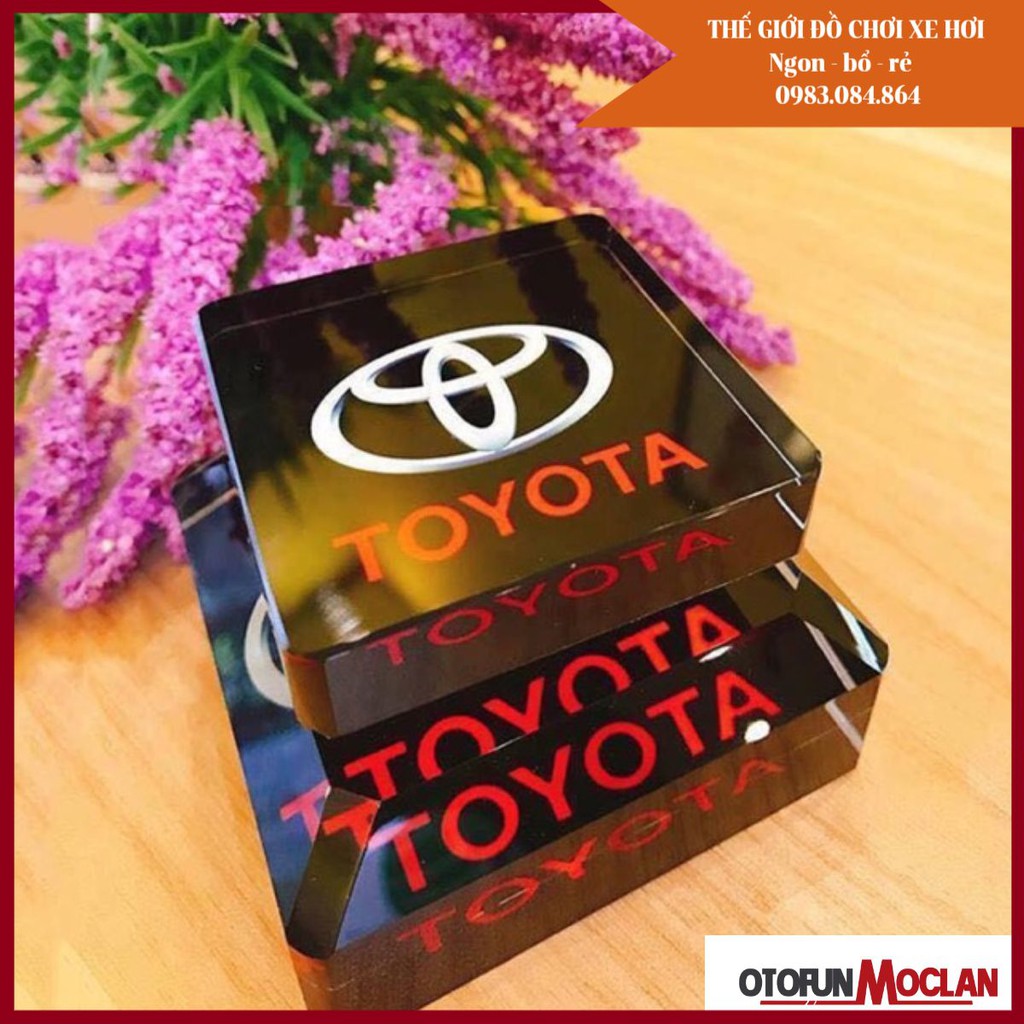 Nước hoa pha lê in logo hãng xe TOYOTA