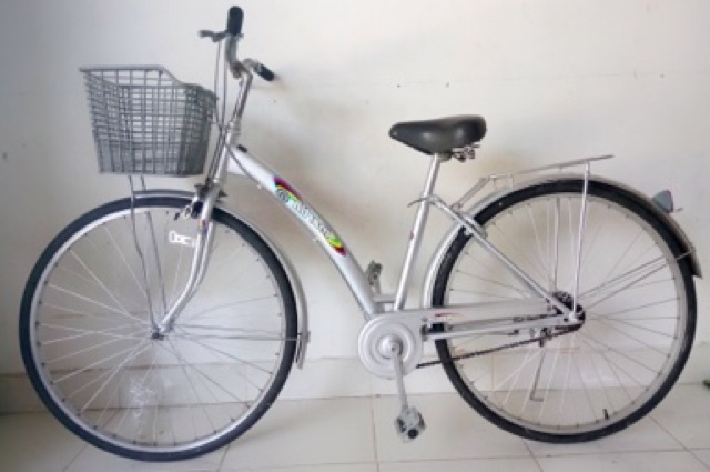 Xe đạp martin trắng bạc đã sử dụng bánh 680 còn tốt