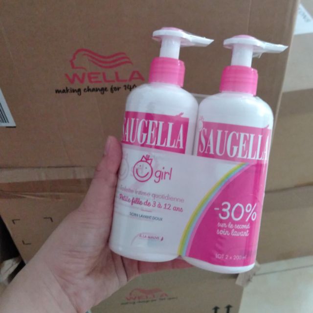 Dung dịch vệ sinh cho bé Saugella Pháp từ 3 tuổi 200ml