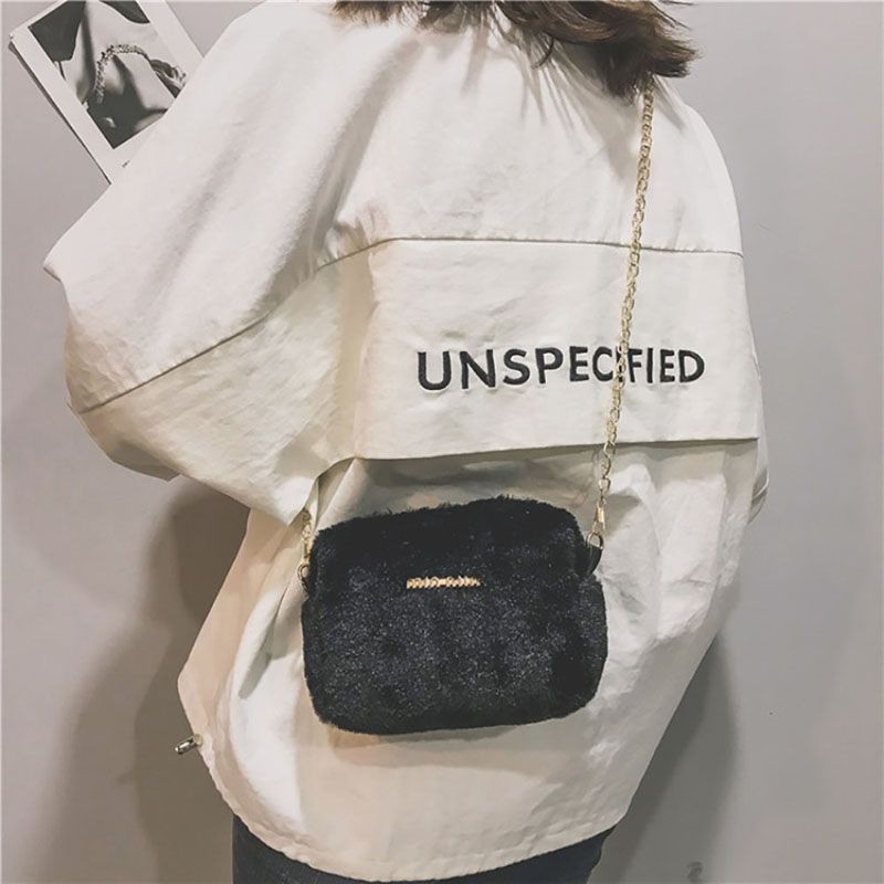 Túi đeo chéo bằng lông mịn mượt thiết kế dễ thương hợp thời trang