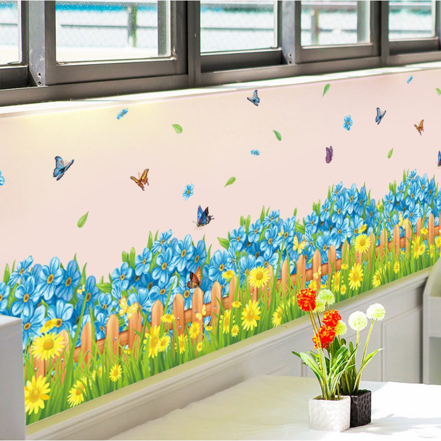 Decal dán tường Hàng rào hoa và bướm màu xanh - dán chân tường