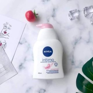 Dung dịch vệ sinh Nivea Intimo