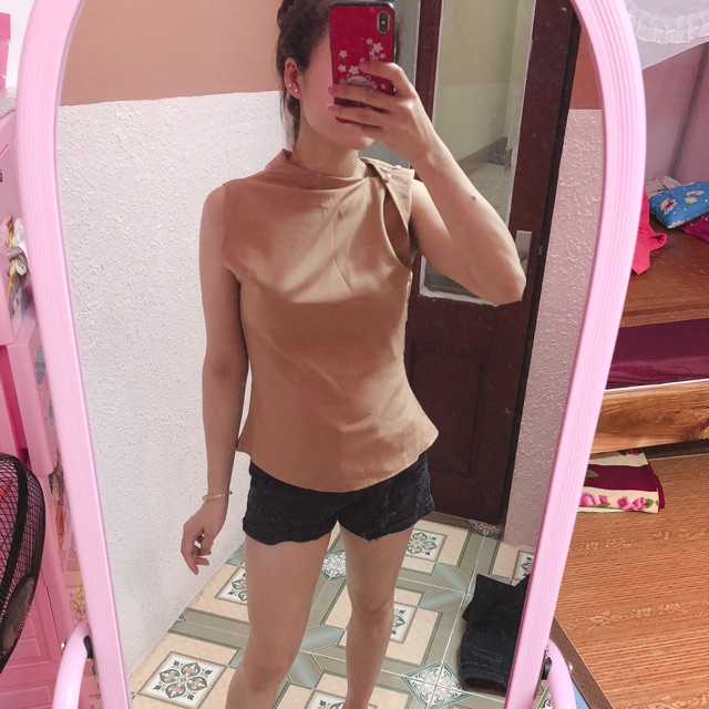 Thanh lý dọn tủ cho đỡ nhiều, đa số quần áo mặc 1-2l và mới nhé.