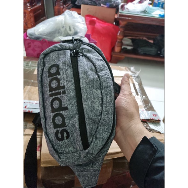 Túi đeo chéo Adidas - Hàng Auth mua tại Mỹ