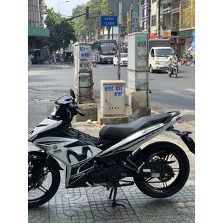 Áo Exciter 150 trắng đen tem Movistar