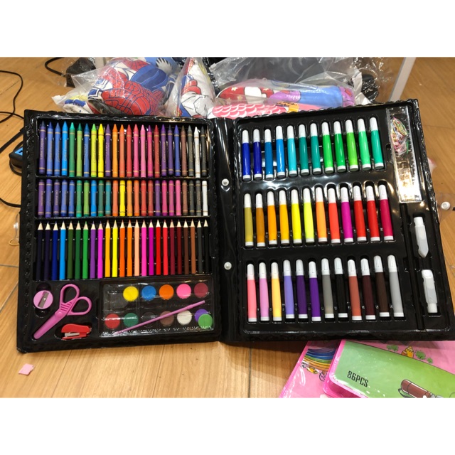 Set bút màu cho bé