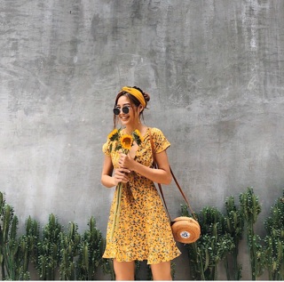ĐẦM HOA THẮT NƠ NGỰC