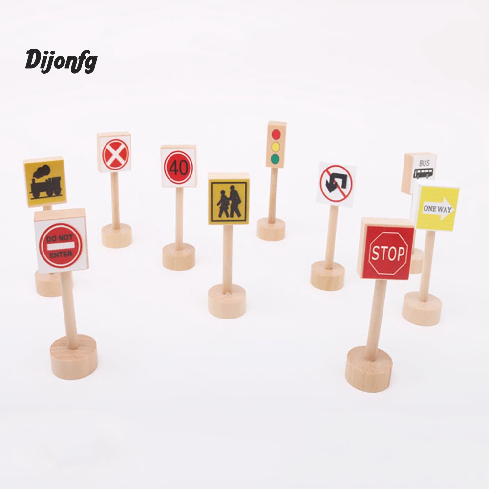 Bộ 10 mô hình biển báo giao thông có giá đỡ bằng gỗ làm đồ chơi rèn luyện cho trẻ