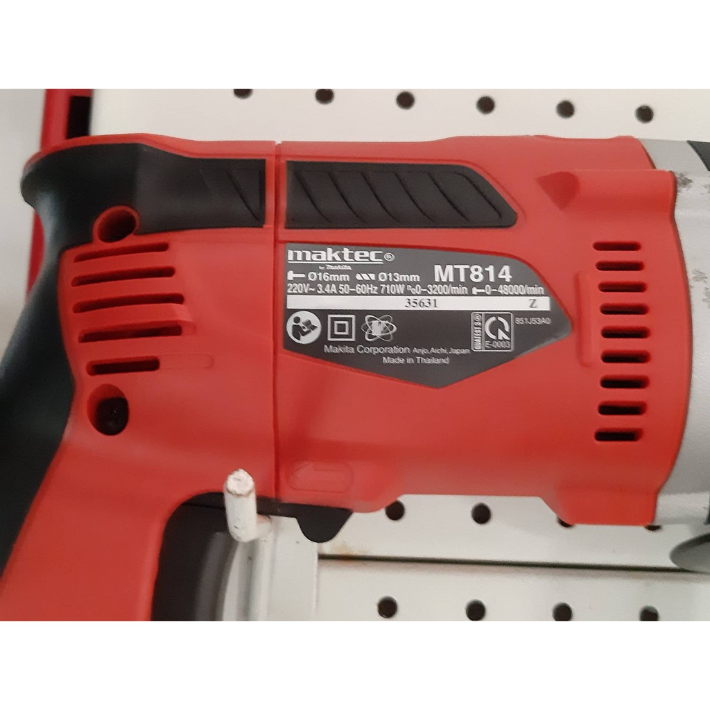 Máy khoan cầm tay Maktec MT653