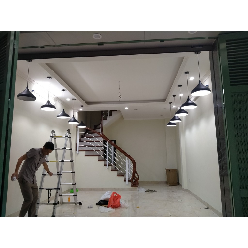 Đèn thả: Đèn trang trí quán cafe hình giọt nước D320 mm( chưa gồm bóng ). Đèn thả hìnhgiọt nước khung sắt sơn tĩnh điện.