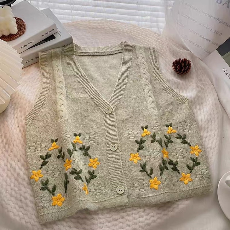 Áo gile len thêu hoa xinh - order