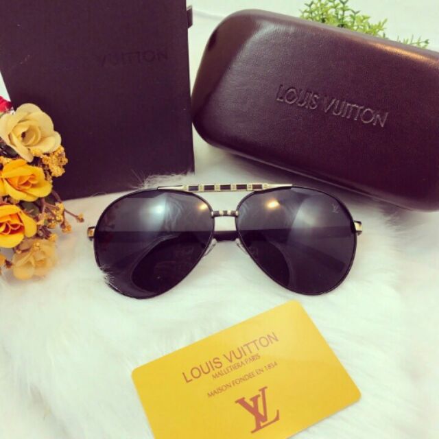 Kính Louis VUITTON