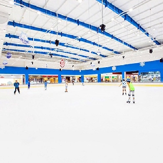 Vé vào cửa người lớn, giày trượt, 1 đôi vớ Sân băng Vincom Ice Rink Landmark 81 - Thứ 7, Chủ Nhật (TK)