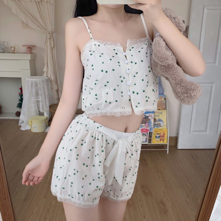 Bộ Đồ Ngủ Nữ 2 Dây Hoa Nhí Xanh / Set Áo 2 Dây Viền Ren Kèm Quần Short Buộc Nơ | BigBuy360 - bigbuy360.vn