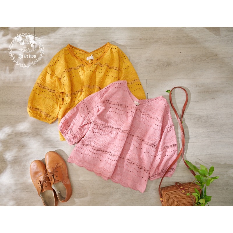 ÁO OVERSIZE LÁ IN HOA THÔ THÊU CHÌM CỔ V MÀU HỒNG/VÀNG (38-75KG)