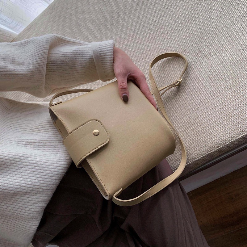 2019 New trendy crossbody student ins single shoulder large capacity all-match Korean style bucket Internet celebrity small autumn and winter bag for women