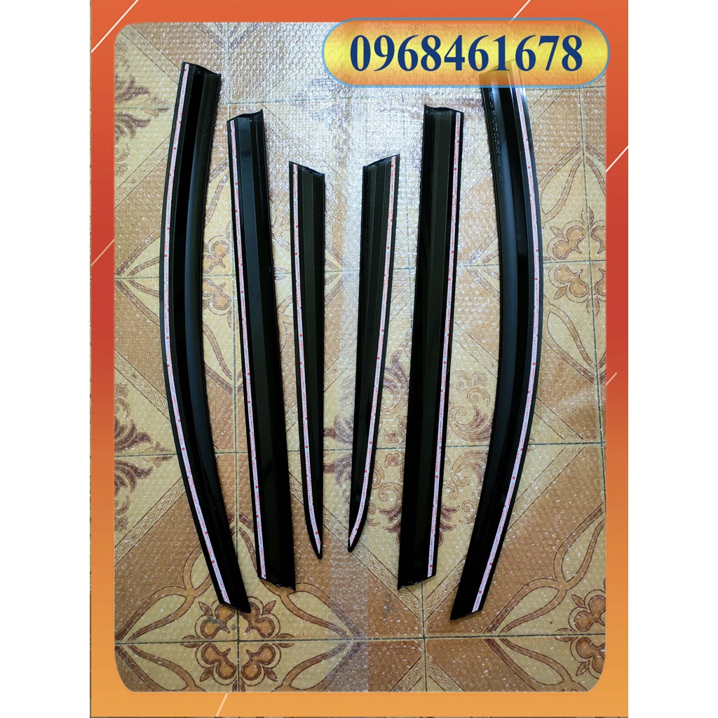 Vè che mưa Innova đời 2006-2015-hàng hàn quốc loại 6 miếng