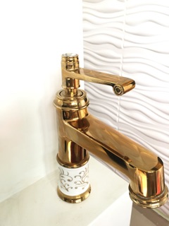Vòi Lavabo Nóng Lạnh V020