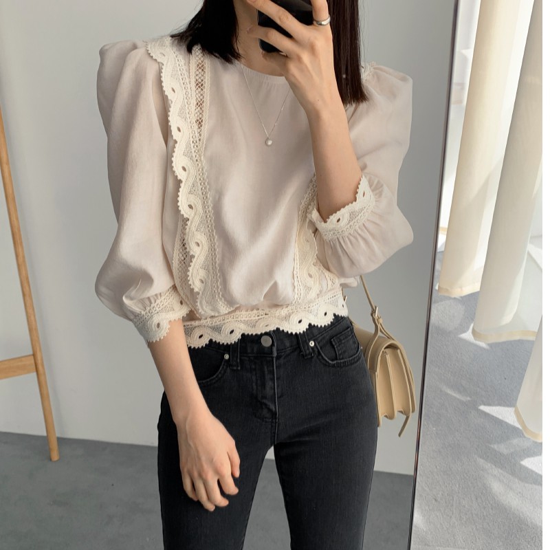 Áo Thun Tay Dài Cổ Tròn Phối Ren Hoa 33464