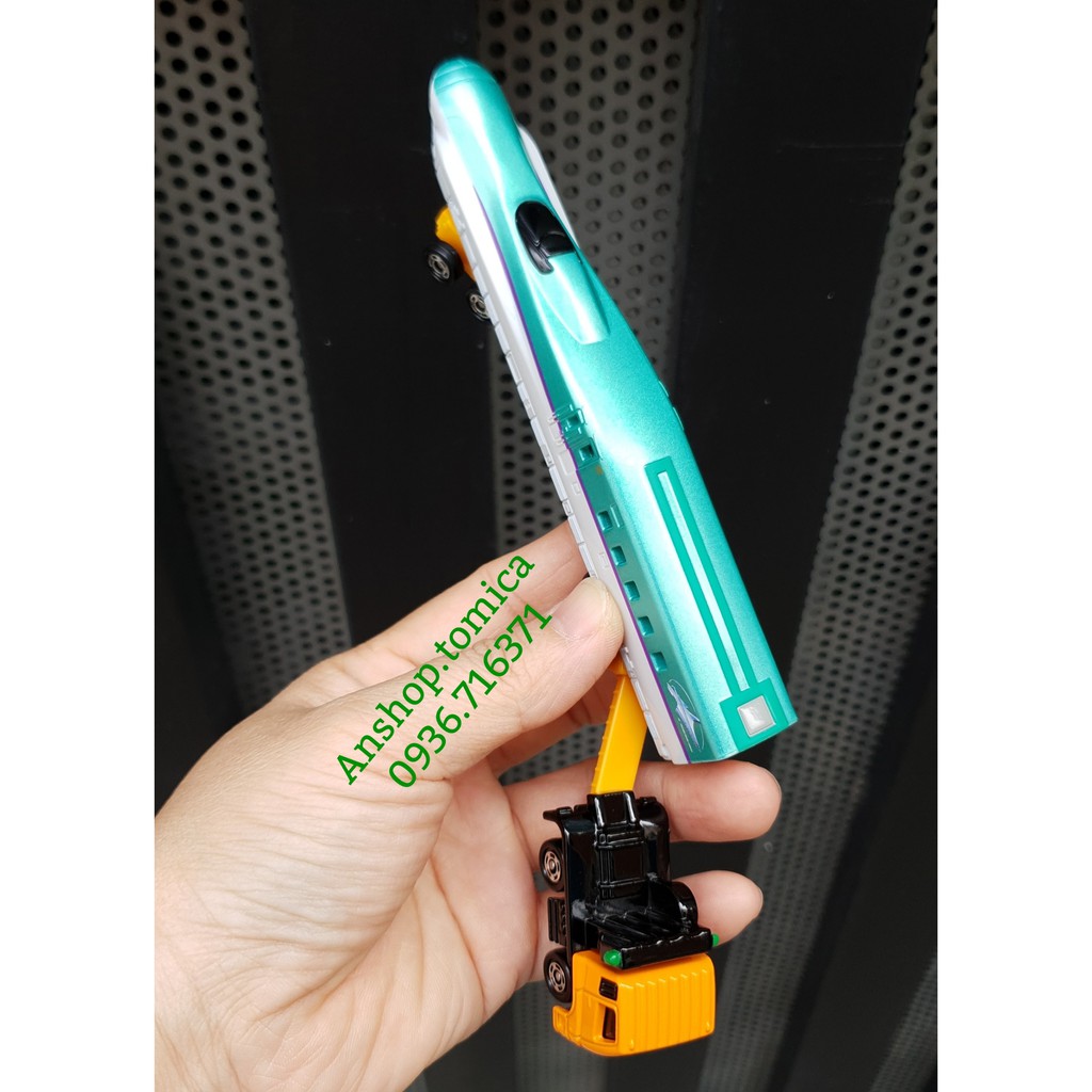 Mô hình xe cứu hộ tàu lửa tomica Nhật bản