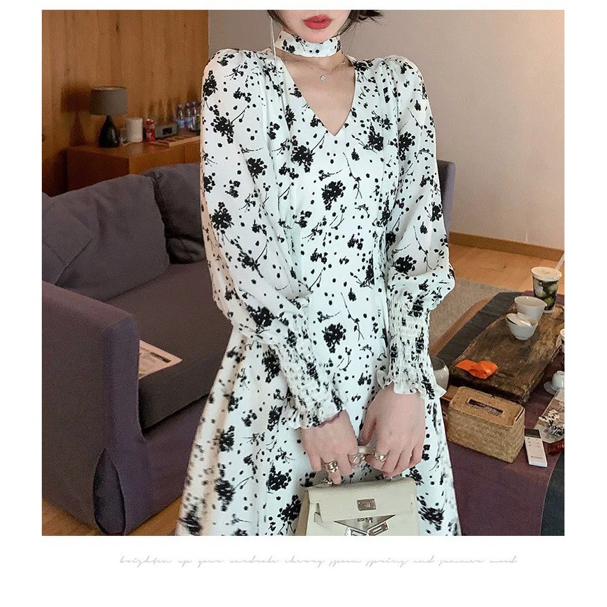 Váy hoa nhí xòe dáng dài cổ chữ V kèm dây buốc tóc phong cách nhẹ nhàng | BigBuy360 - bigbuy360.vn