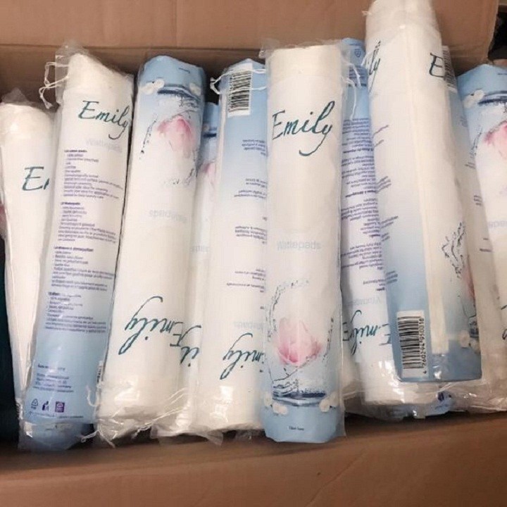 Bông tẩy trang Emily 120 miếng của Đức