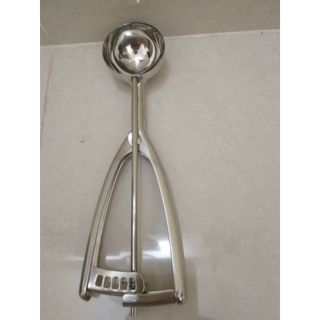 Dụng cụ múc kem bằng inox