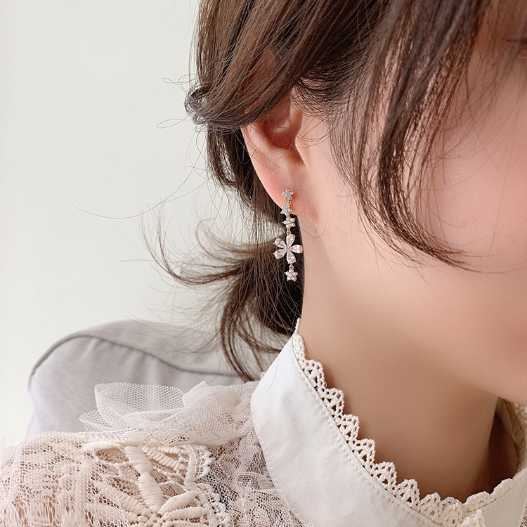 Hoa tai mạ bạc 925 thiết kế hoa đính đá dễ thương dành cho nữ
