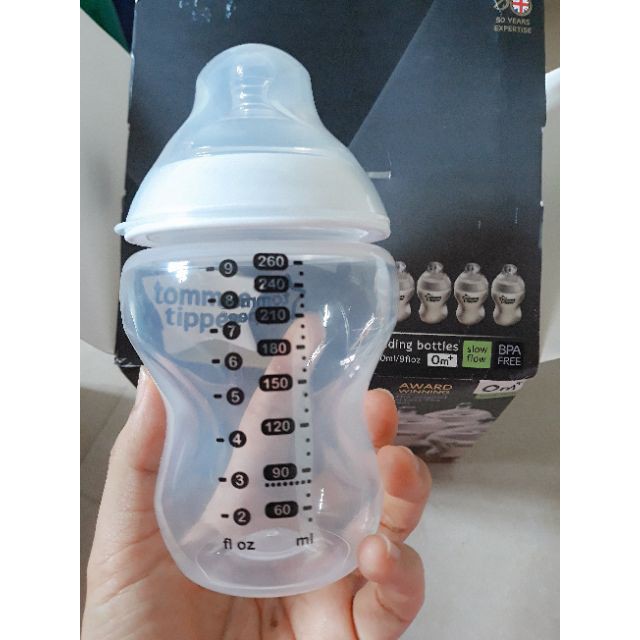 Bình sữa Tommee tippee 260 ml bình trắng kém núm số 1