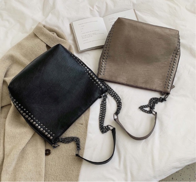 [SẴN - Loại 1 có clip so sánh] Túi tote da mềm đeo vai, đeo chéo đinh tán quai xích Hàn Quốc, vừa A4 - P025 | BigBuy360 - bigbuy360.vn