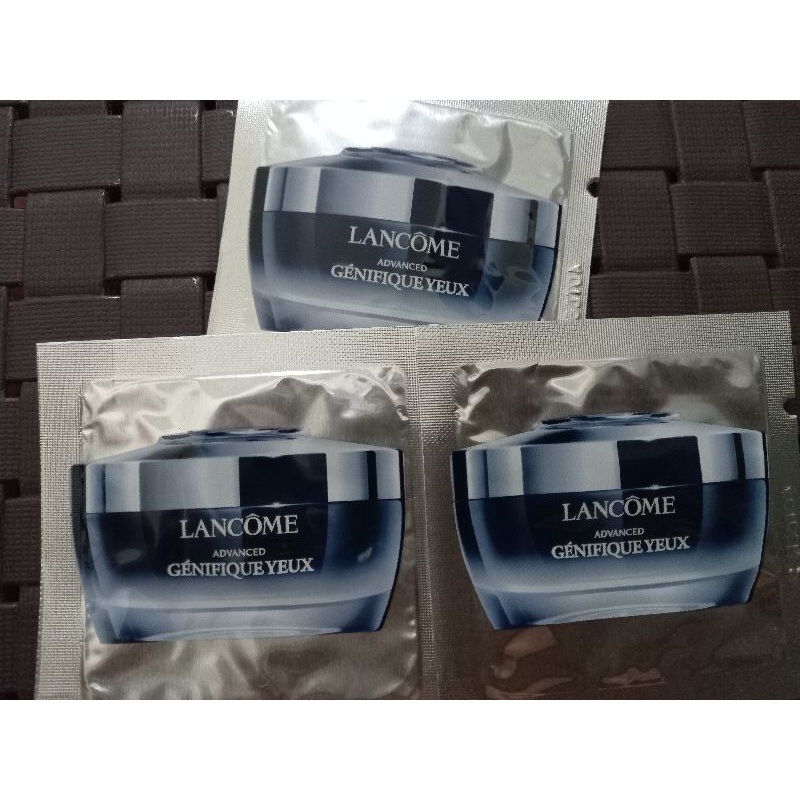 Kem dưỡng da Lancome ADVANCED GENIFIQUE YEUX 3ML / NEW ADVANCED GENIFIQUE 1ML 2021