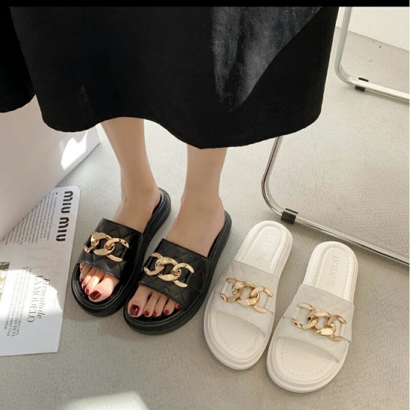 Dép Bánh Mì Nữ Quai Ngang Bản Dây Xích To Cá Tính Đế PU Siêu Nhẹ 3P Da Mềm Cực Êm