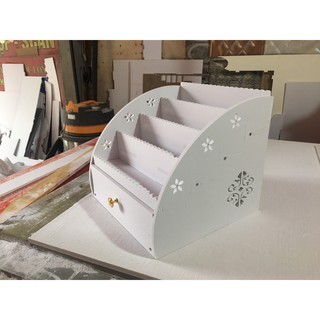 Kệ để sơn nail, nước sơn móng hình bậc thang cong bắt mắt